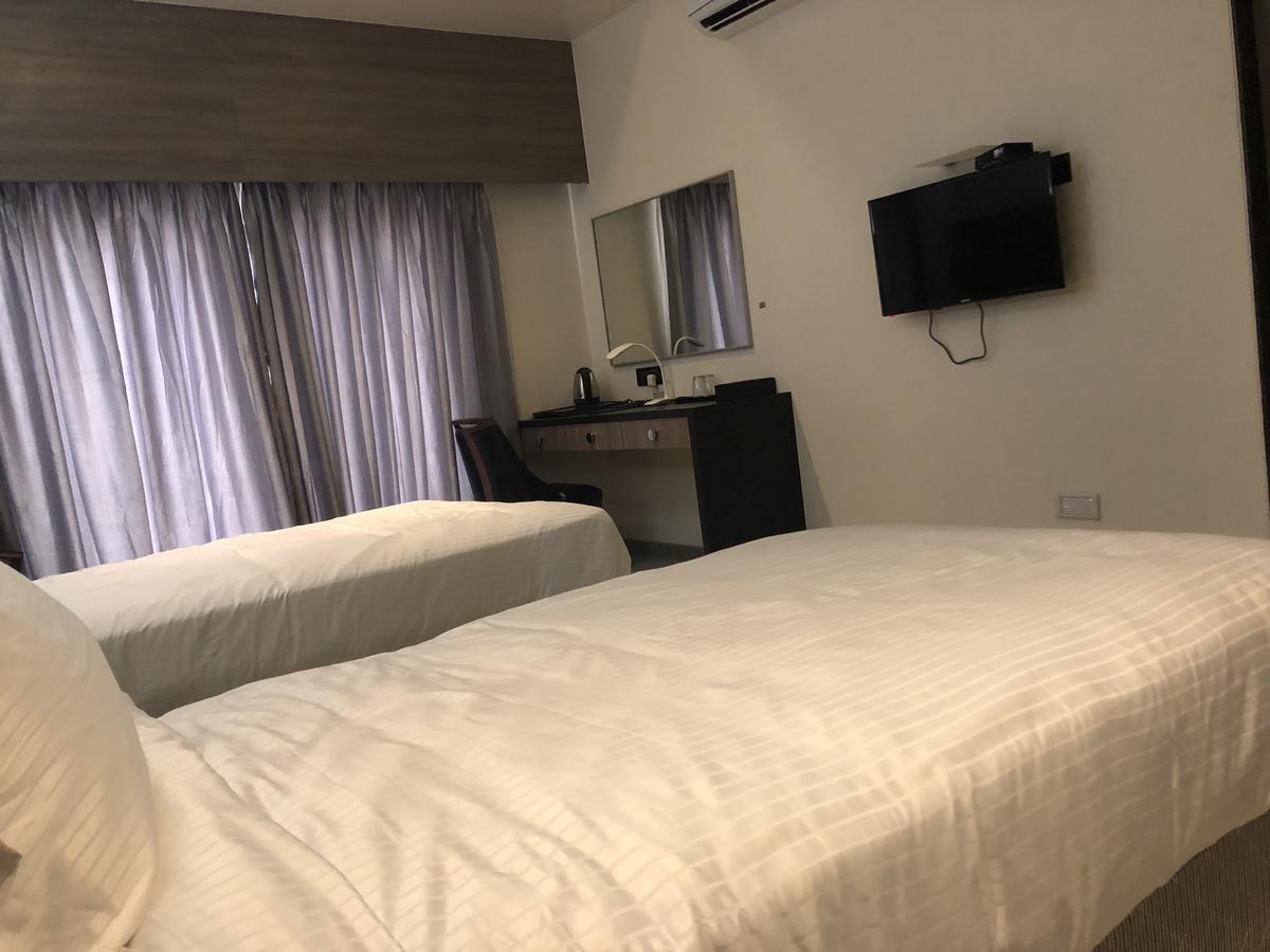 Hotel Sharanam Shegaon Kültér fotó