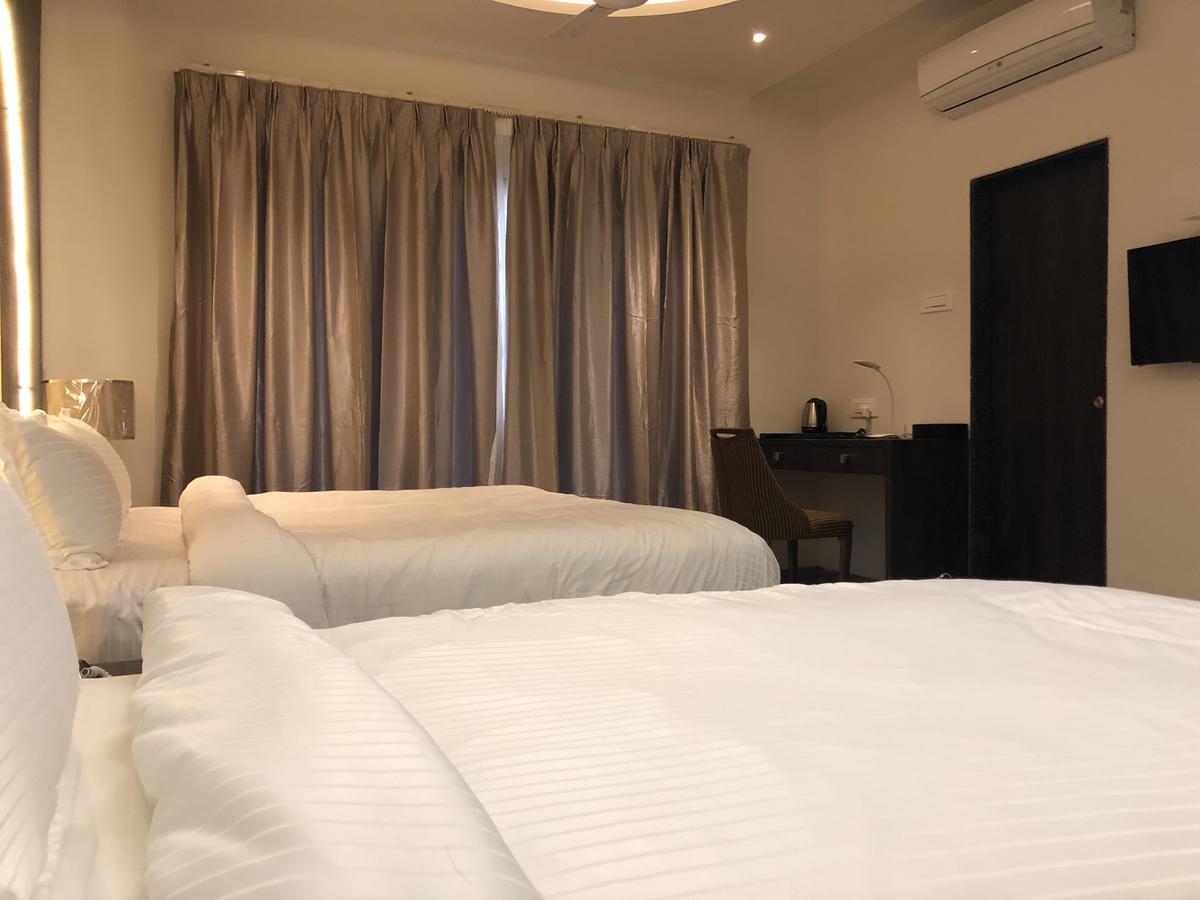Hotel Sharanam Shegaon Kültér fotó