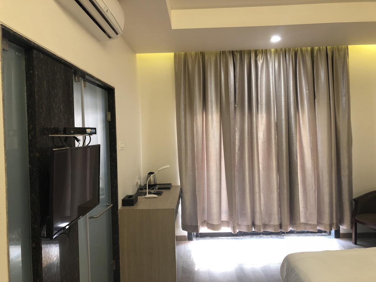 Hotel Sharanam Shegaon Kültér fotó